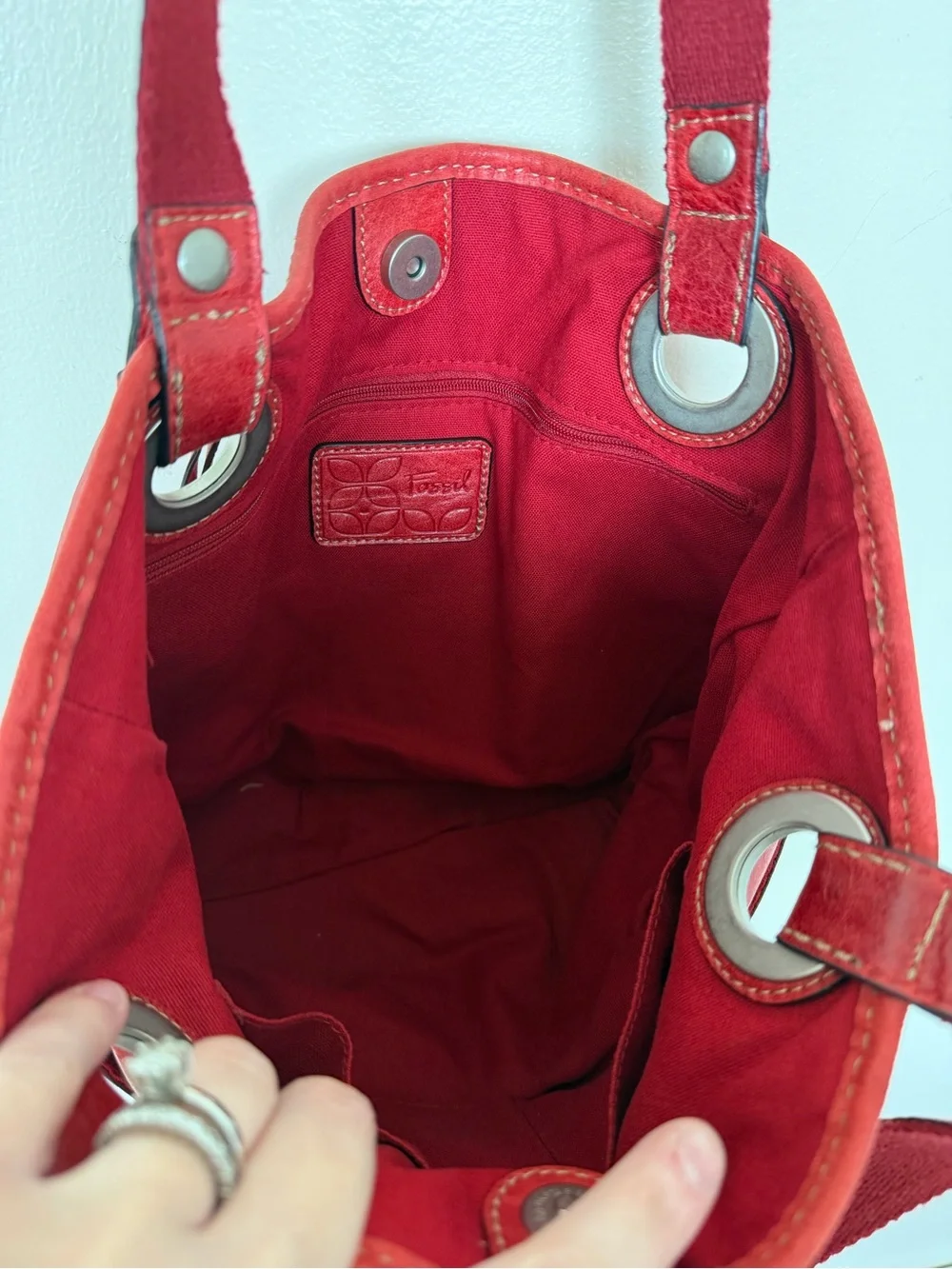 FOSSIL Red Leather Vintage Hobo Shoulder Tote Bag w Silver Key Accent